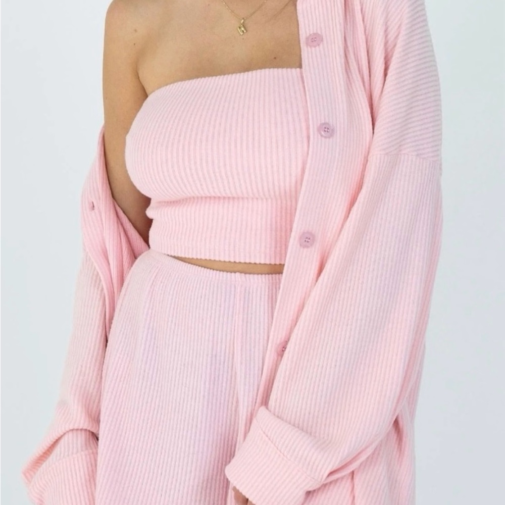 Pink Lounge Set. Tube top and shorts
